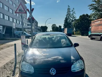 Gebraucht VW Golf V 116 PS (85 kW) 2004 Schwarz Kleinwagen