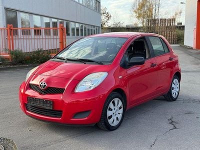 Gebraucht Toyota Yaris Cool 69 PS (50 kW) 2010 Rot Limousine