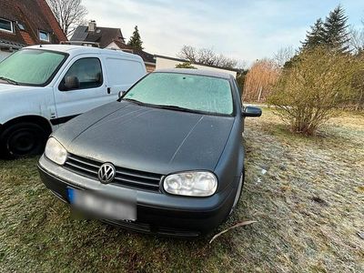 Grün Gebraucht 1999 VW Golf IV Kleinwagen | 1.400 € (Fairer Preis)