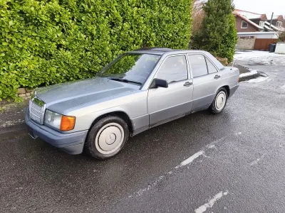 Gebraucht Mercedes 190 109 PS (80 kW) 1992 Grau Limousine