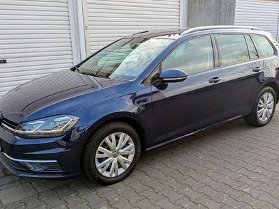 Gebraucht VW Golf VII Comfortline 116 PS (85 kW) 2019 Blau Kombi