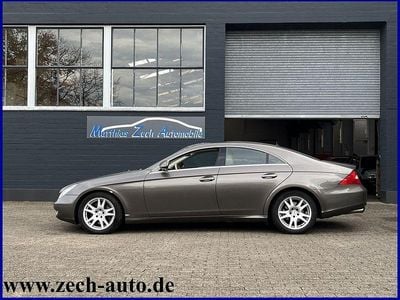 Grau Gebraucht 2006 Mercedes CLS350 Limousine | 3.900 €