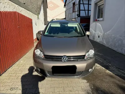 Occasion VW Golf VII Life 105 ch (77 kW) 2013 Doré Berline