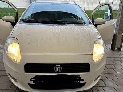 Gebraucht Fiat Punto 77 PS (56 kW) 2009 Weiß Kleinwagen