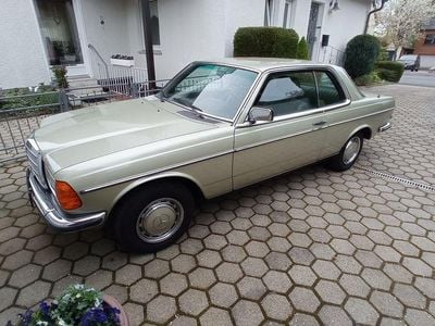 Usata Mercedes 230 136 CV (100 kW) 1981 Coupé