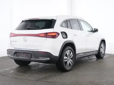 Gebraucht Mercedes EQA250 139 kW (190 PS) 2025 Unilack polarweiß SUV