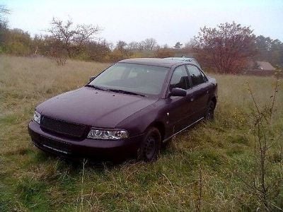 Second-hand Audi A4 137 CP (100 kW) 1994 Mov Berlinǎ