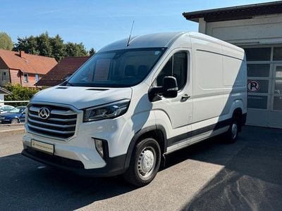 Maxus V90
