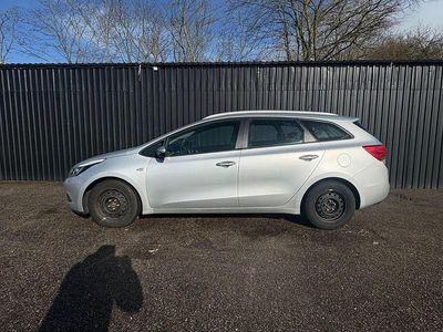 Gebraucht Kia Ceed 90 PS (66 kW) 2014 Silber Kleinwagen