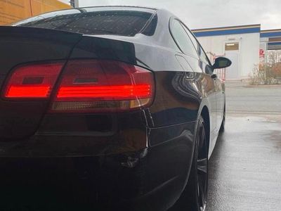Gebraucht BMW 320 170 PS (125 kW) 2007 Schwarz Coupé
