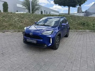 Gebraucht Toyota Yaris Team 116 PS (85 kW) 2023 Nachtblau mica metallic Kleinwagen