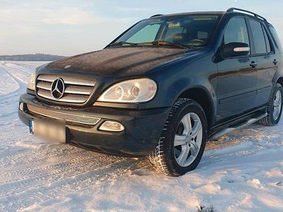 Schwarz Gebraucht 2002 Mercedes ML270 SUV | 3.900 €