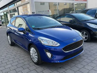 Gebraucht Ford Fiesta 101 PS (74 kW) 2018 Blau Kleinwagen