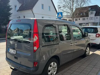 Gebraucht Renault Kangoo 106 PS (77 kW) 2012 Grau Van / Kleinbus