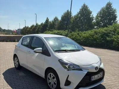 Gebraucht Toyota Yaris 72 PS (52 kW) 2020 Weiß Limousine