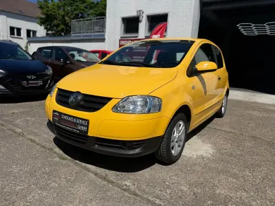 Gebraucht VW Fox Refresh 54 PS (39 kW) 2009 Gelb Kleinwagen