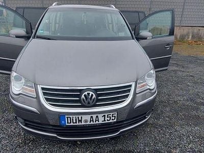 Grau Gebraucht 2009 VW Touran Highline Van / Kleinbus | 2.800 € (Guter Preis)