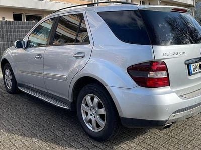 Usata Mercedes ML320 224 CV (164 kW) 2007 Argento SUV