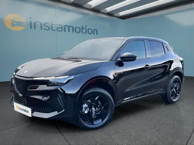 Neu Alfa Romeo Junior Sprint 136 PS (100 kW) 2026 Schwarz SUV