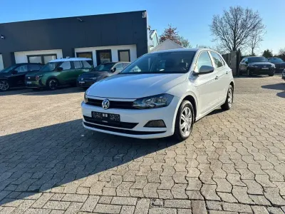 Gebraucht VW Polo Trendline 75 PS (55 kW) 2018 Weiß Kleinwagen