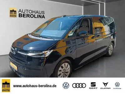 Gebraucht VW Multivan Life 150 PS (110 kW) 2025 Deep black perleffekt Van / Kleinbus