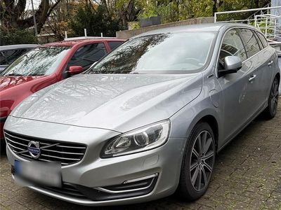 Second-hand Volvo V60 215 CP (158 kW) 2013 Argintiu Break