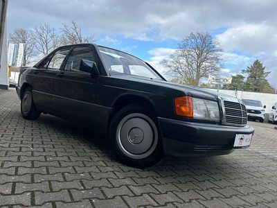 Usata Mercedes 190 122 CV (89 kW) 1992 Nero Berlina
