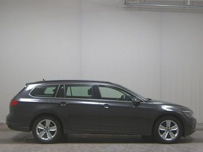 Usata VW Passat Pro 200 CV (147 kW) 2022 Grigio Station wagon