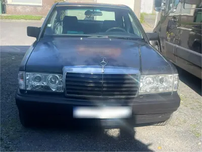Gebraucht Mercedes 190 96 PS (70 kW) 1991 Schwarz Limousine
