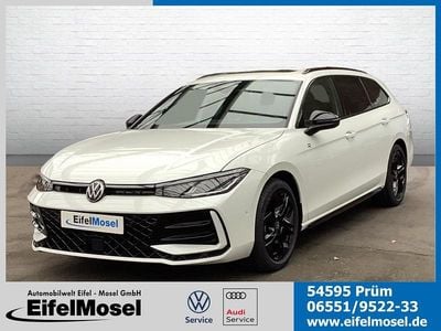 Second-hand VW Passat R-line 150 CP (110 kW) 2025 Alb Berlinǎ