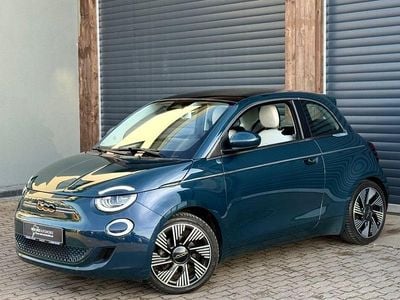 Gebraucht Fiat 500e La Prima 86 kW (118 PS) 2022 Grün Kleinwagen