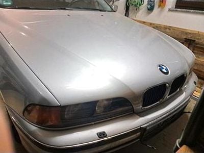 Gebraucht BMW 520 150 PS (110 kW) 1999 Silber Limousine