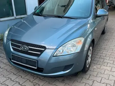 Gebraucht Kia Ceed 122 PS (89 kW) 2008 Blau Kleinwagen