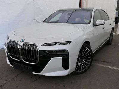 Gebraucht BMW 740 M Sport 286 PS (210 kW) 2025 Mineralweiss metallic Limousine