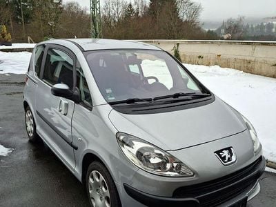 Gebraucht Peugeot 1007 Sport 109 PS (80 kW) 2006 Silber Van / Kleinbus
