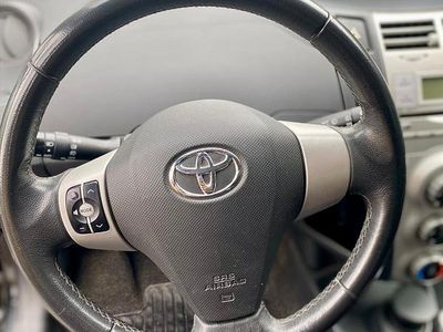 Gebraucht Toyota Yaris 69 PS (50 kW) 2007 Schwarz Kleinwagen