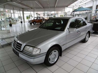 Silber Gebraucht 1996 Mercedes C180 Elegance Limousine | 5.990 €