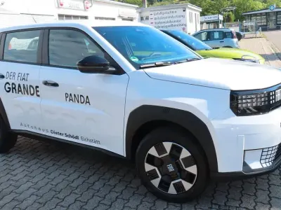 Neu Fiat Grande Panda 101 PS (74 kW) 2026 Weiß Kleinwagen