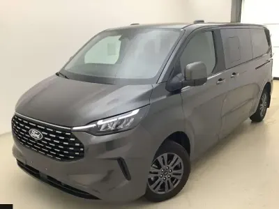 Gebraucht Ford Tourneo Titanium 136 PS (100 kW) 2025 Magneticgrau (metallic) Van / Kleinbus