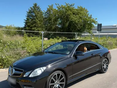 Gebraucht Mercedes E250 AMG line 204 PS (150 kW) 2013 Schwarz Coupé