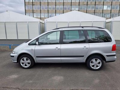Gebraucht Seat Alhambra Sport 140 PS (102 kW) 2009 Silber Van / Kleinbus