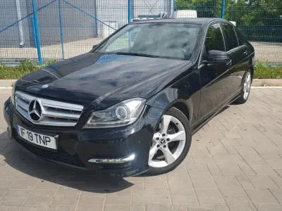 Gebraucht Mercedes C180 Avantgarde 156 PS (114 kW) 2012 Schwarz Limousine