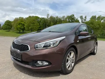Gebraucht Kia Ceed 135 PS (99 kW) 2012 Braun Kleinwagen