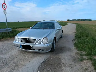 Gebraucht Mercedes CLK320 218 PS (160 kW) 2000 Silber Coupé