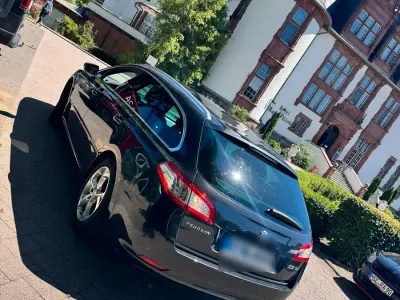Gebraucht Peugeot 508 SW 156 PS (114 kW) 2011 Schwarz Kombi