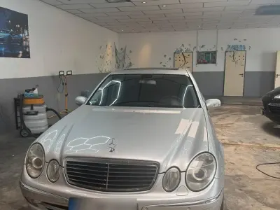 Gebraucht Mercedes E270 177 PS (130 kW) 2003 Silber Limousine
