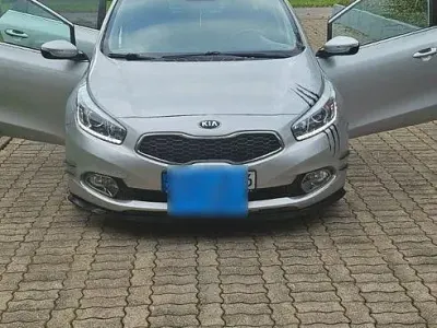 Gebraucht Kia Ceed Sportswagon DREAM-TEAM Edition 110 PS (80 kW) 2015 Silber Kombi