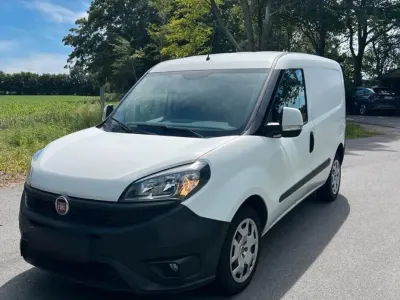 Gebraucht Fiat Doblò 95 PS (69 kW) 2019 Weiß Van / Kleinbus