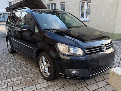 Gebraucht VW Touran Highline 140 PS (102 kW) 2014 Schwarz Van / Kleinbus