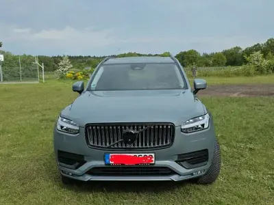 Używany Volvo XC90 Ultimate 235 KM (172 kW) 2023 Szary SUV
